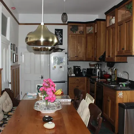 Johnston House: Historic Village Retreat * Kinvara